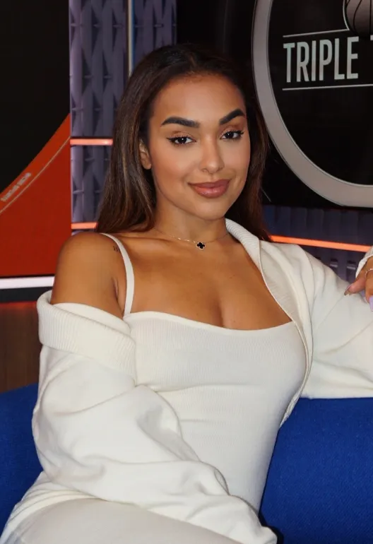 Ashley Nicole Moss Age, Height, Weight, Net Worth, Career, And Full Bio